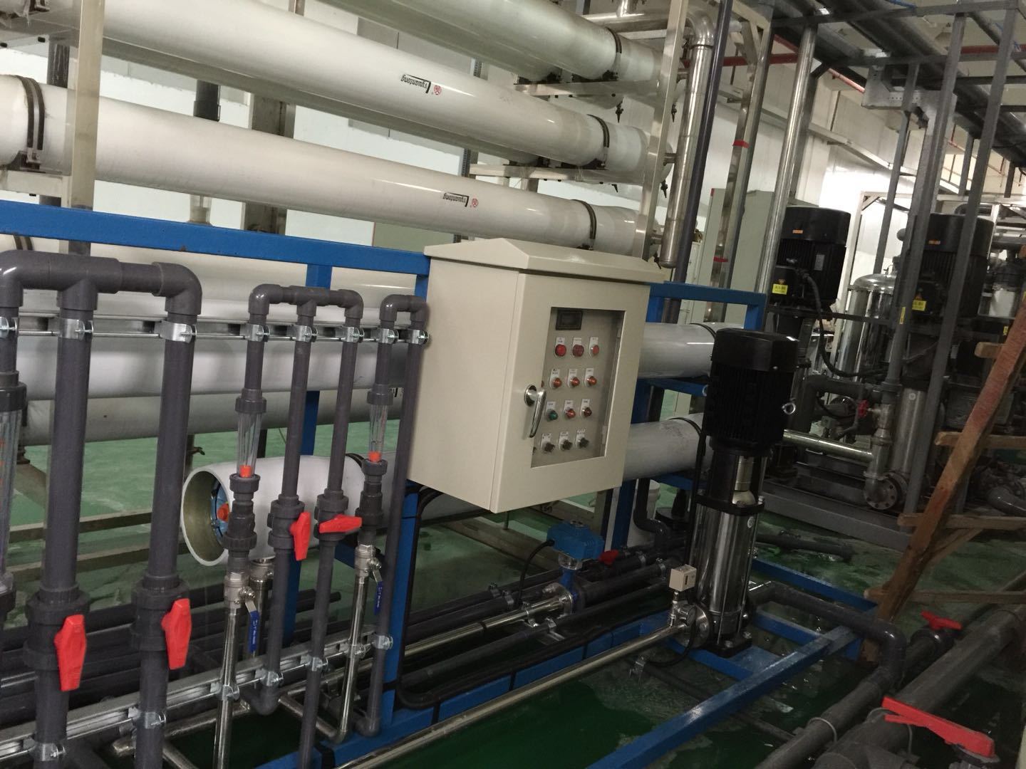 小型一體化純水設(shè)備 小型一體化純水設(shè)備